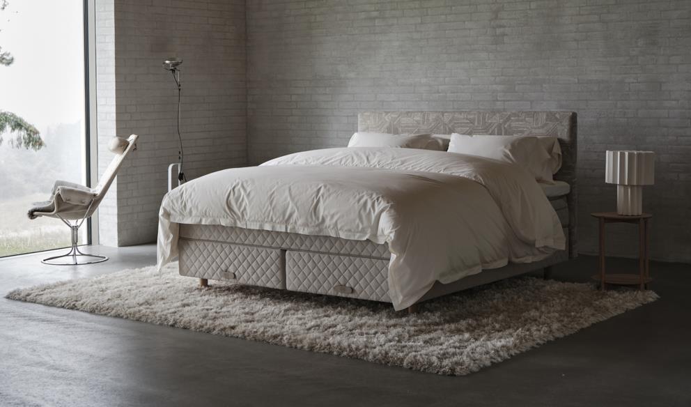 bed-continental-dux-80-sustainable-comfort-pie-comfort-astoria-headboard-3.jpg